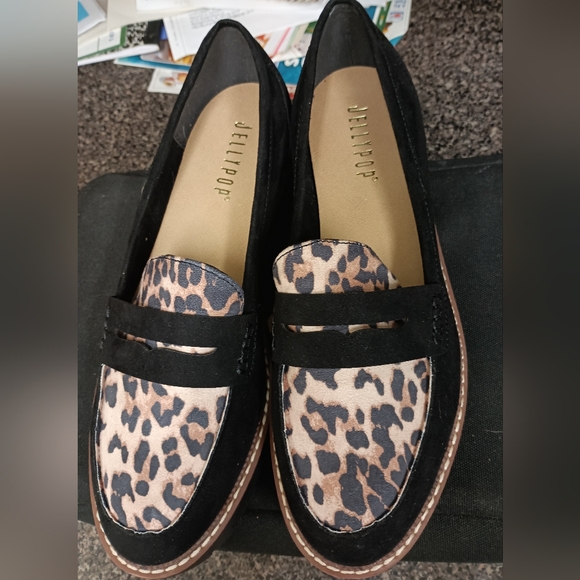 Shoes - Picture 1 of 3